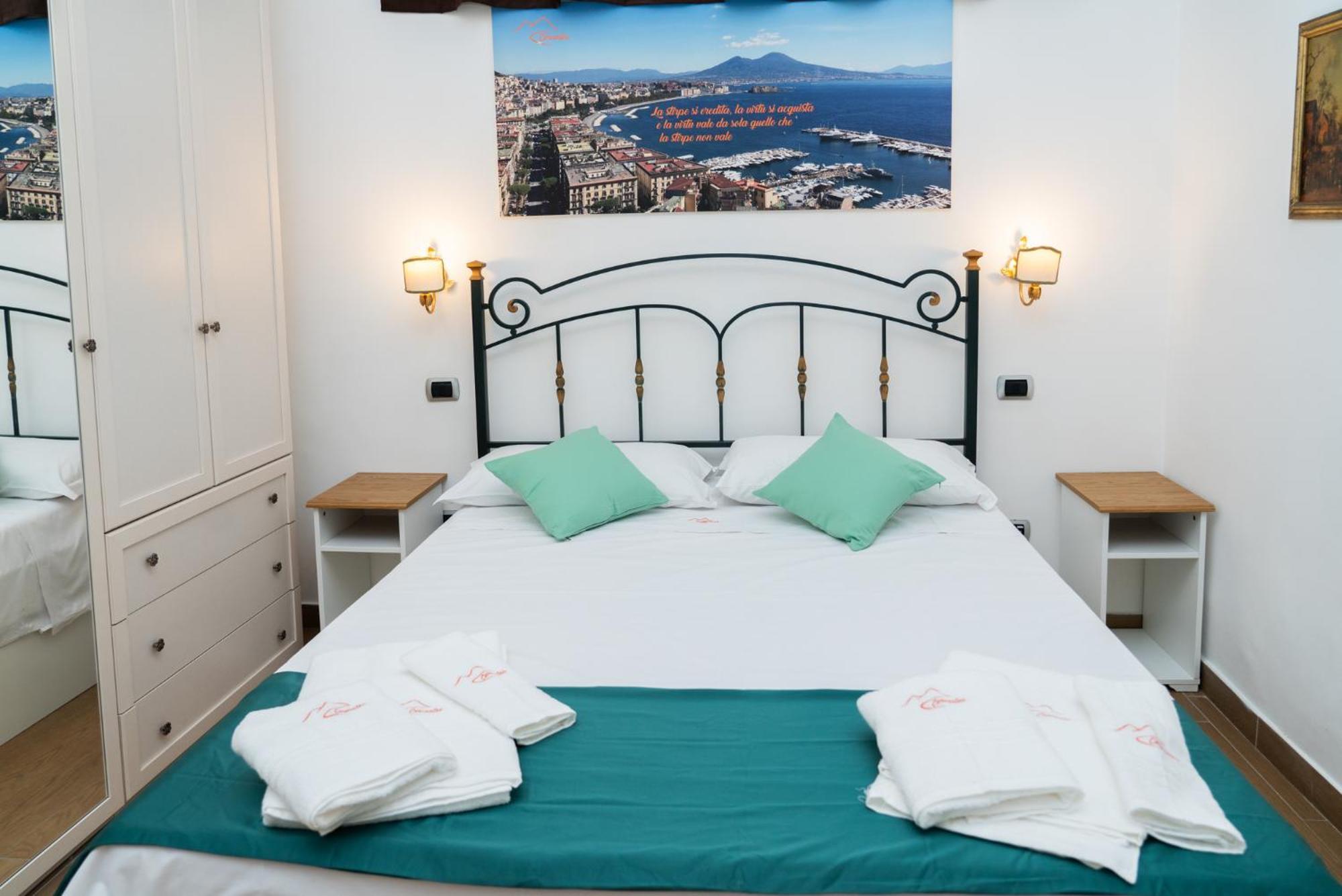 Suite Cervantes เนเปิลส์ ภายนอก รูปภาพ