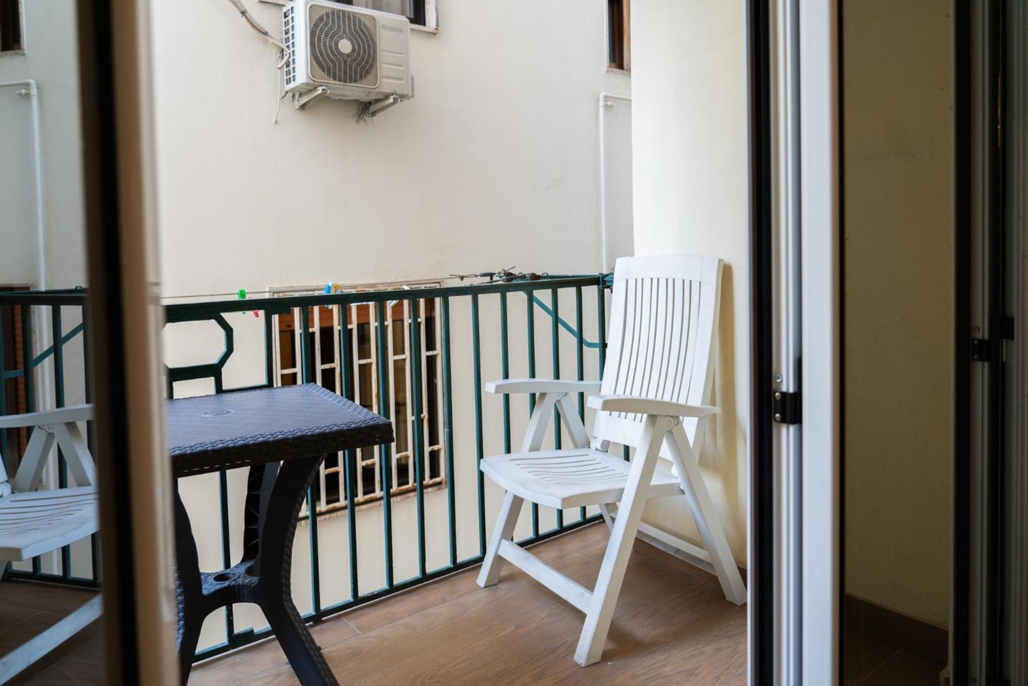Suite Cervantes เนเปิลส์ ภายนอก รูปภาพ